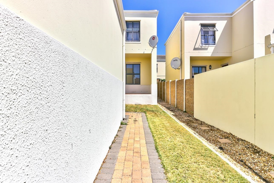 To Let 3 Bedroom Property for Rent in Royal Ascot Western Cape